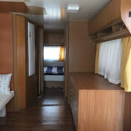 Каравана Смокиня Делукс